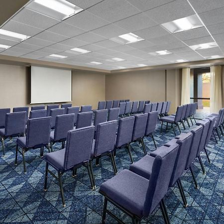 Courtyard By Marriott Potomac Mills Woodbridge Hotell Exteriör bild