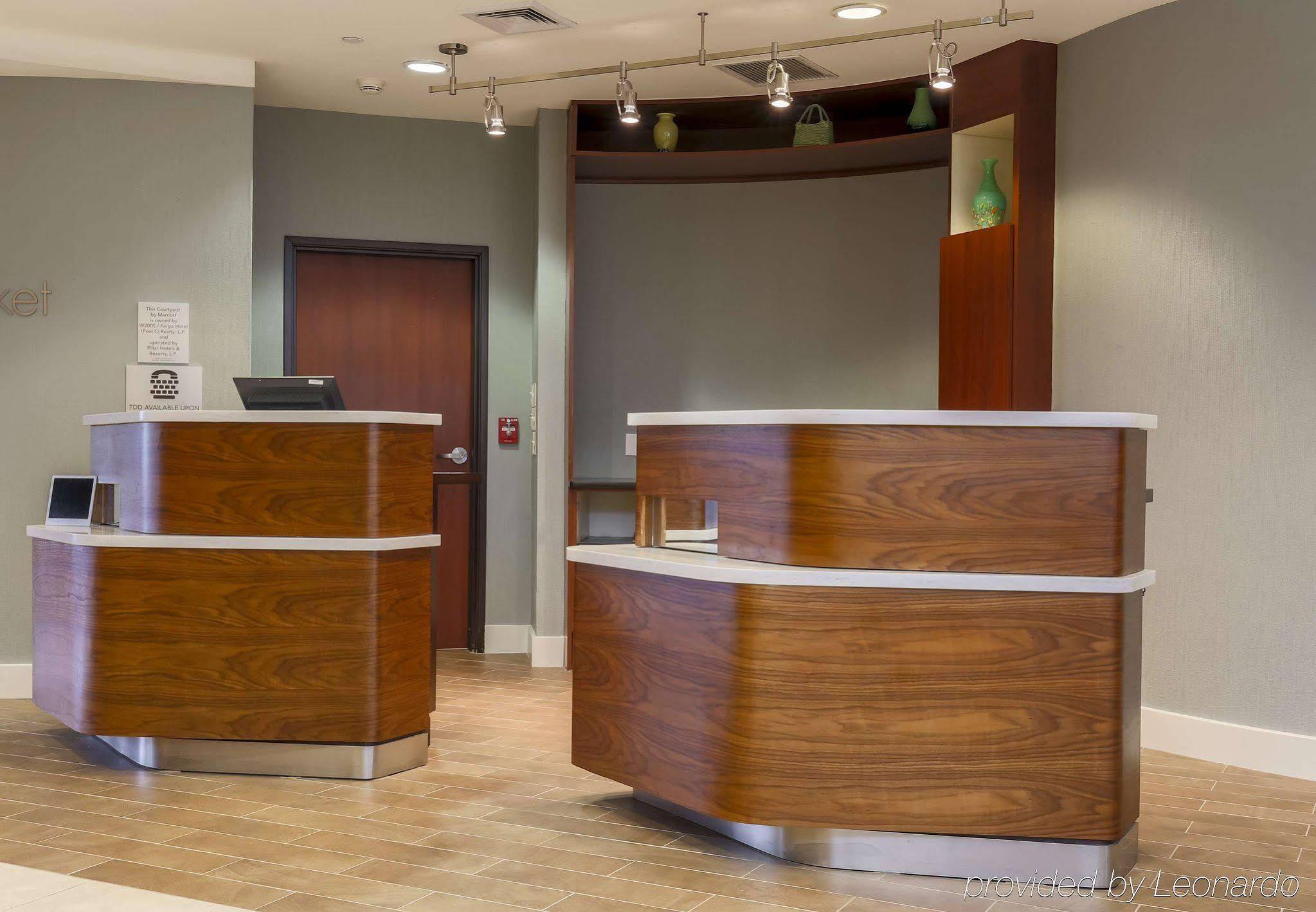 Courtyard By Marriott Potomac Mills Woodbridge Hotell Exteriör bild