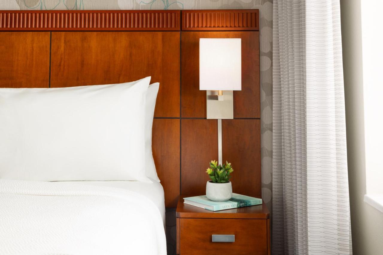 Courtyard By Marriott Potomac Mills Woodbridge Hotell Exteriör bild
