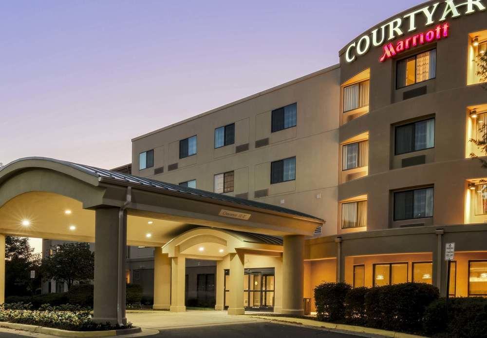 Courtyard By Marriott Potomac Mills Woodbridge Hotell Exteriör bild