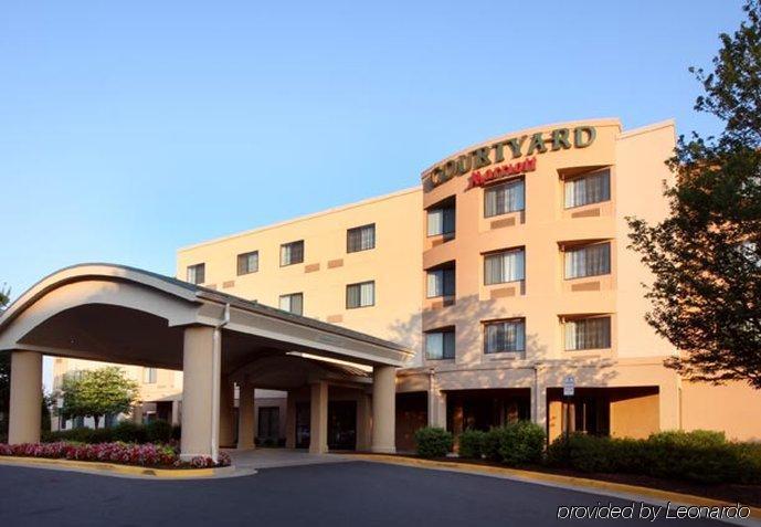 Courtyard By Marriott Potomac Mills Woodbridge Hotell Exteriör bild