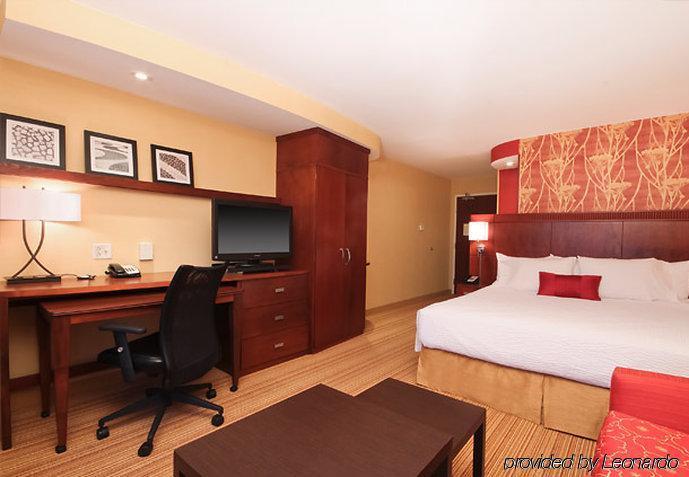 Courtyard By Marriott Potomac Mills Woodbridge Hotell Rum bild