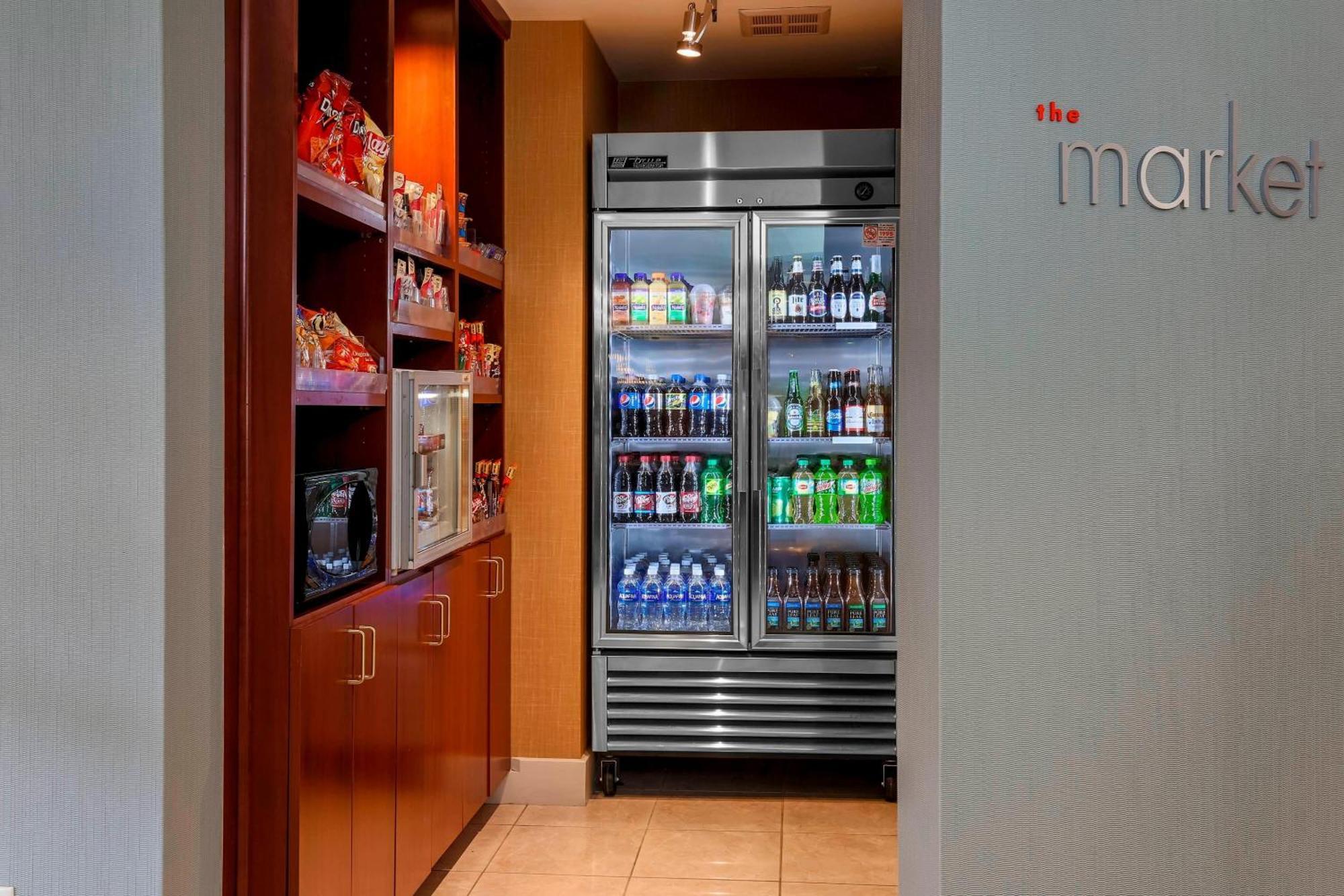 Courtyard By Marriott Potomac Mills Woodbridge Hotell Exteriör bild
