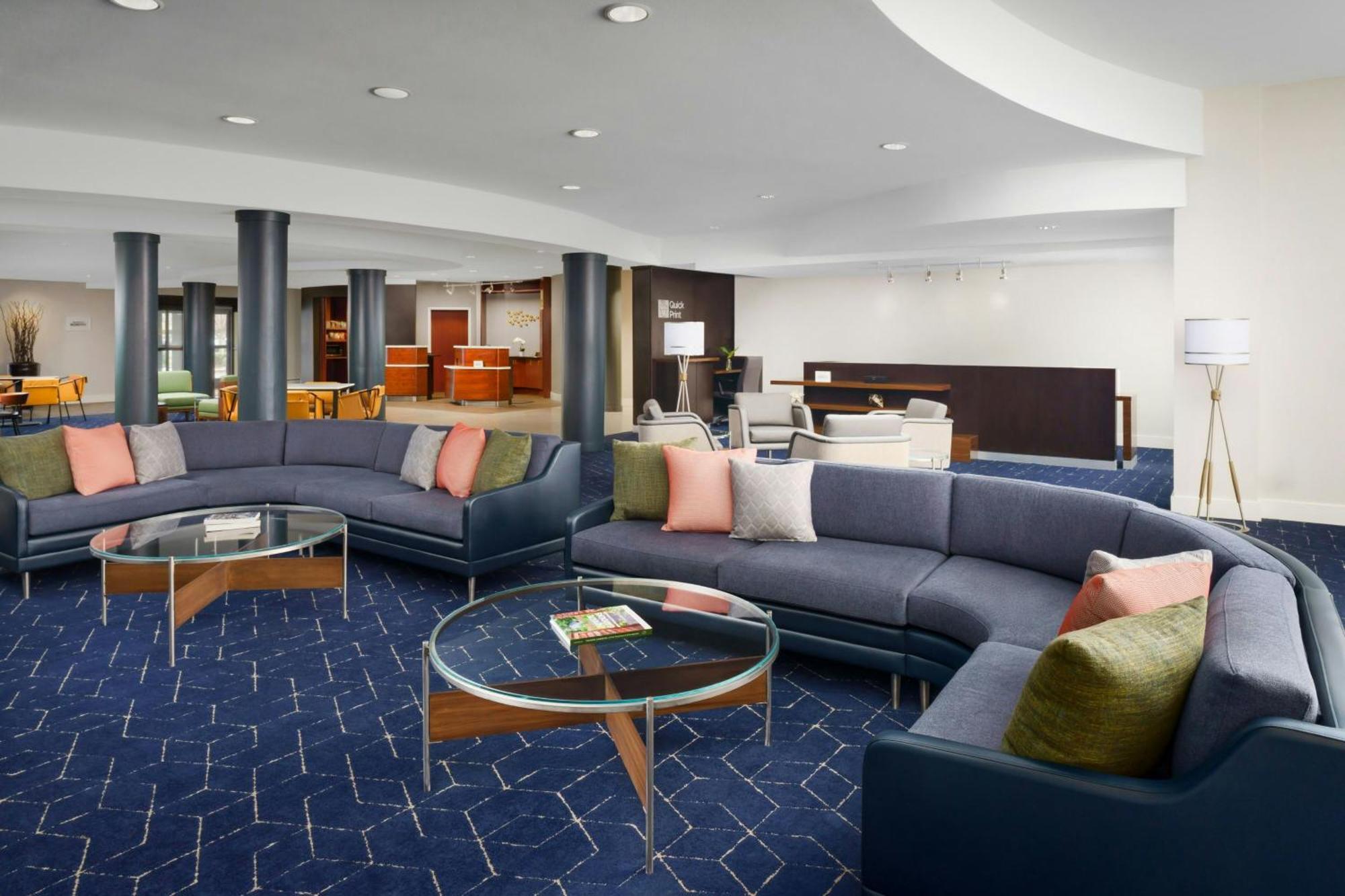Courtyard By Marriott Potomac Mills Woodbridge Hotell Exteriör bild