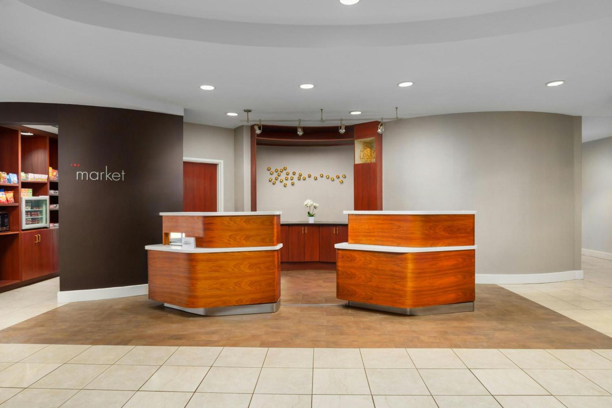 Courtyard By Marriott Potomac Mills Woodbridge Hotell Exteriör bild